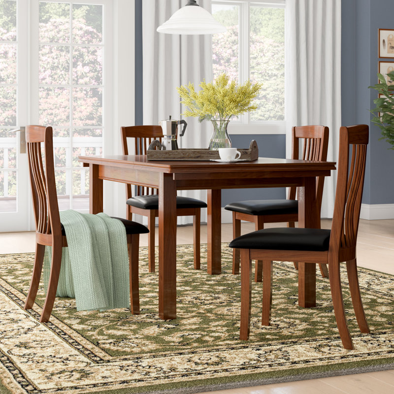 Classicliving Essgruppe Remsen Mit Ausziehbarem Tisch Und 4 Stühlen Essgruppe Remsen Mit Ausziehbarem Tisch Und 4 Stühlen