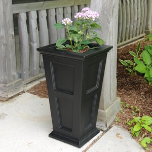 Fairfield Self-Watering Plastic Pot Planter