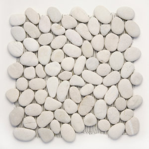 Decorative Random Sized Natural Stone Pebble Tile in Rain