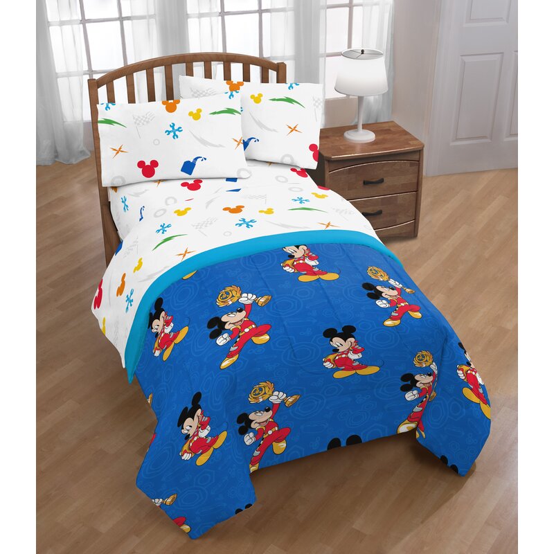 Fingerlings Disney Mickey Mouse Trophy Reversible Comforter Set