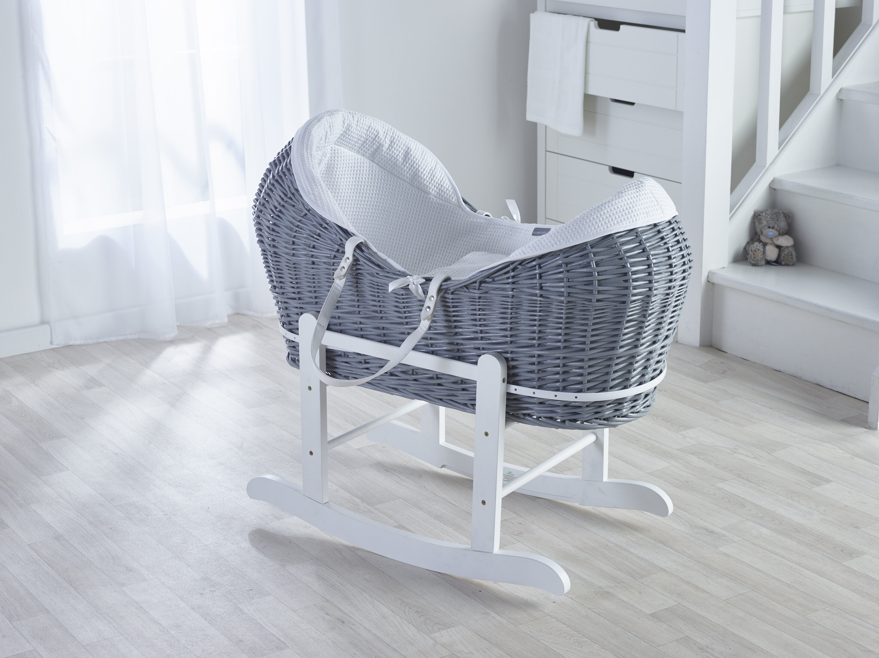 moses basket that turns into a chair