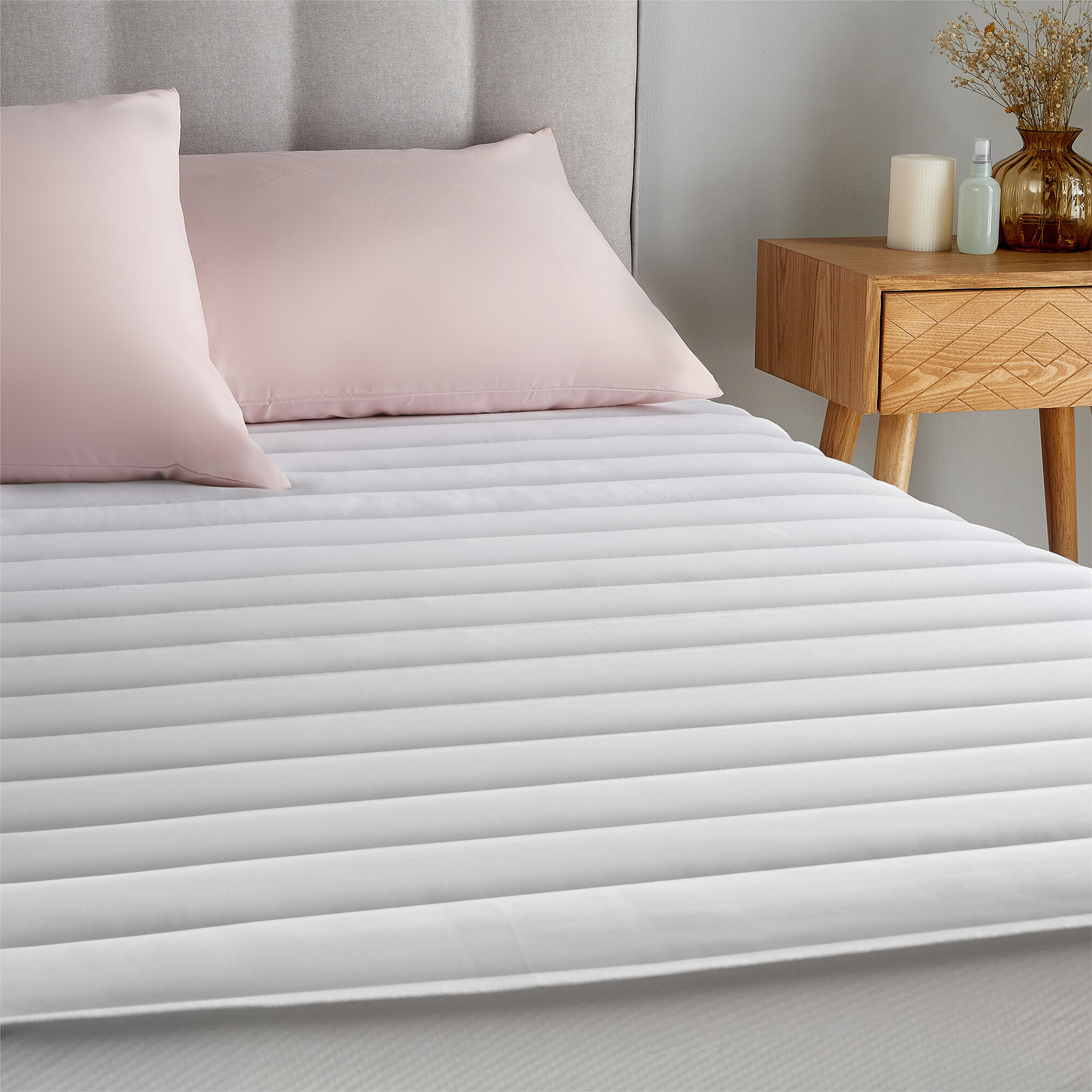 double mattress protector with straps