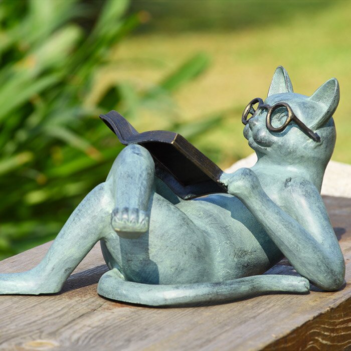 blue cat statue