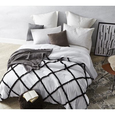 House Of Hampton Huddleson Single Comforter Size King Color Blackwhite