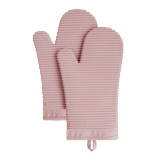 hot pink oven gloves