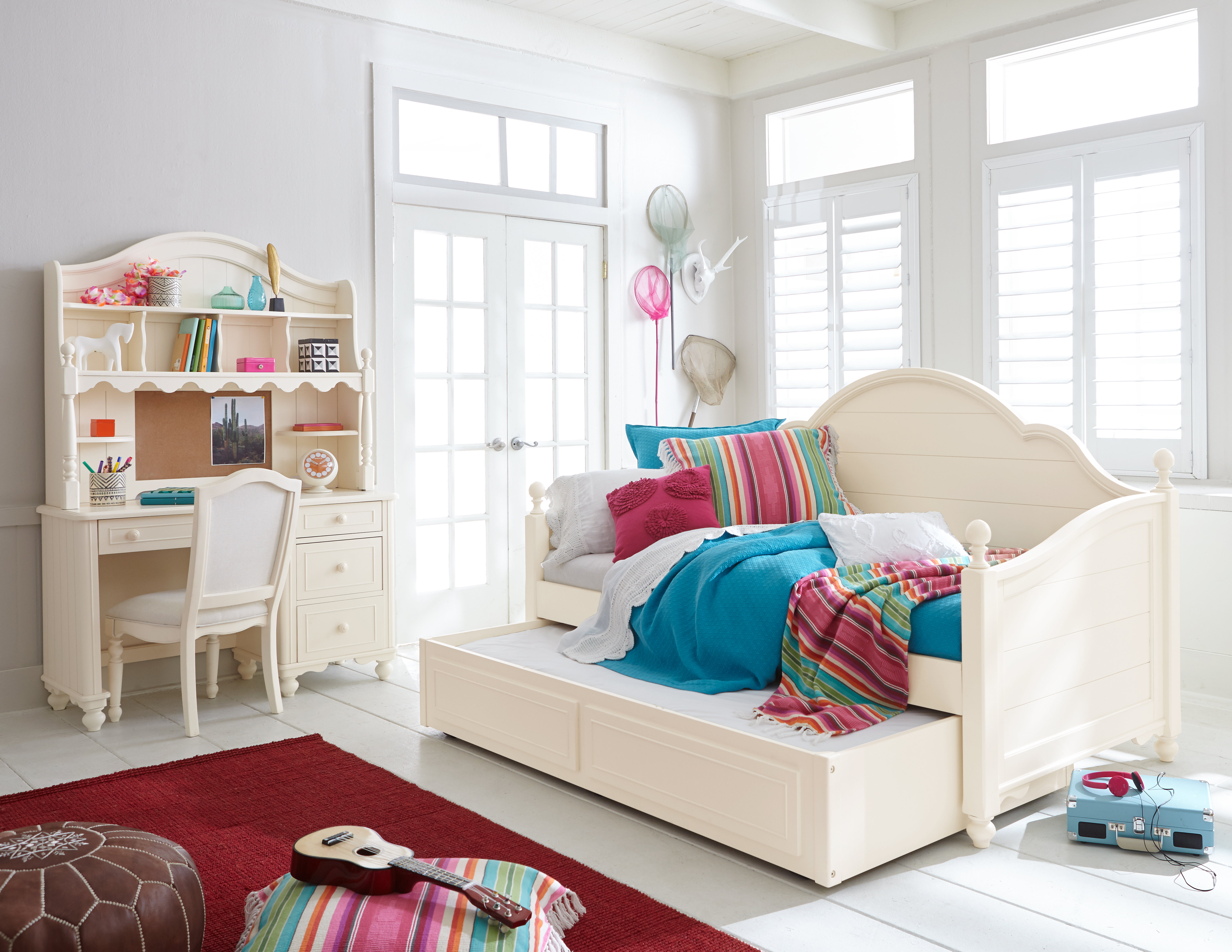 Summerset Twin Trundle Daybed Customizable Bedroom Set