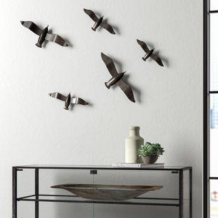 5 Piece Brushed Metal Flying Birds Wall Décor Set 5 Piece Brushed Metal Flying Birds Wall Décor Set