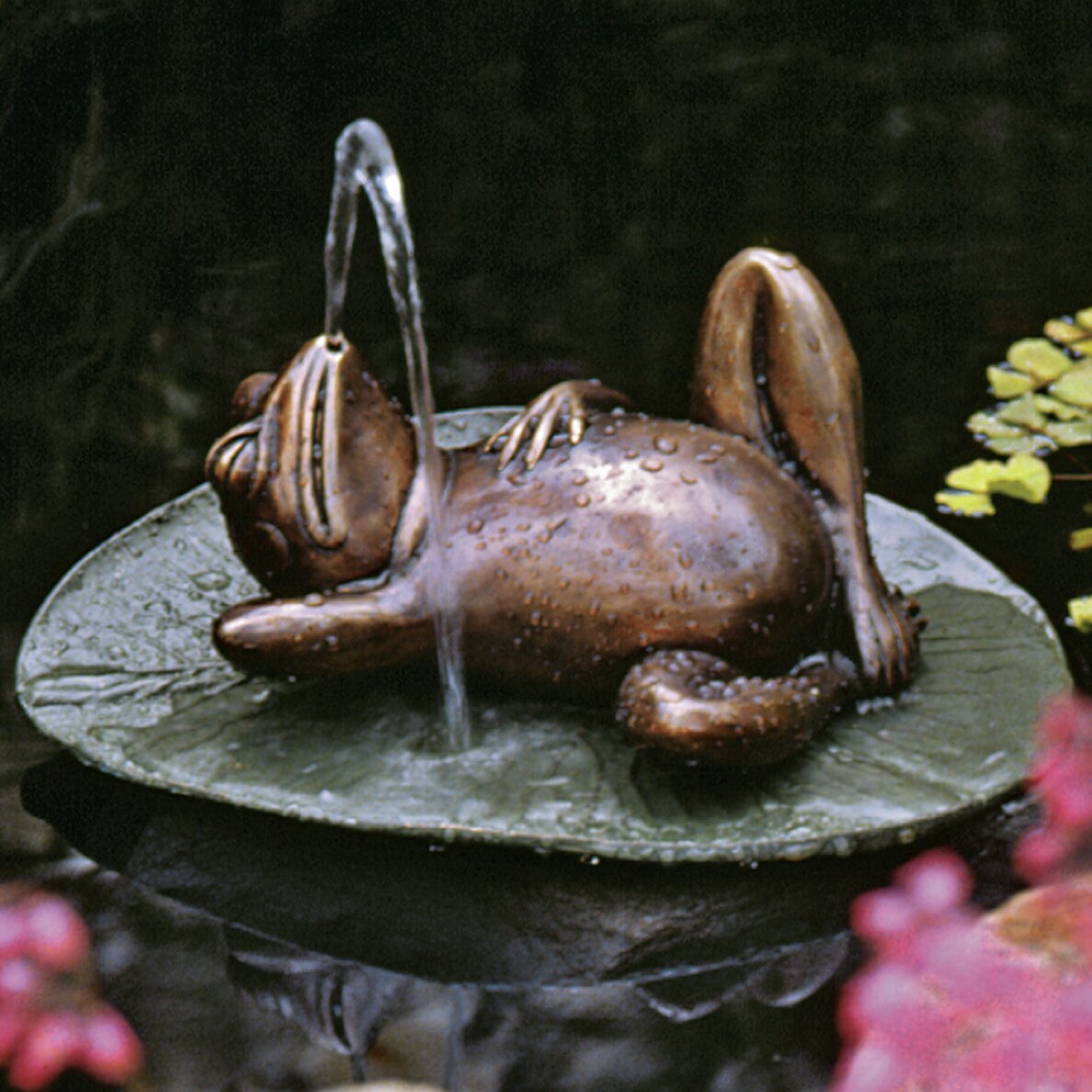 Frog on lily pad concrete statue indoor/ outdoor home and garden decor