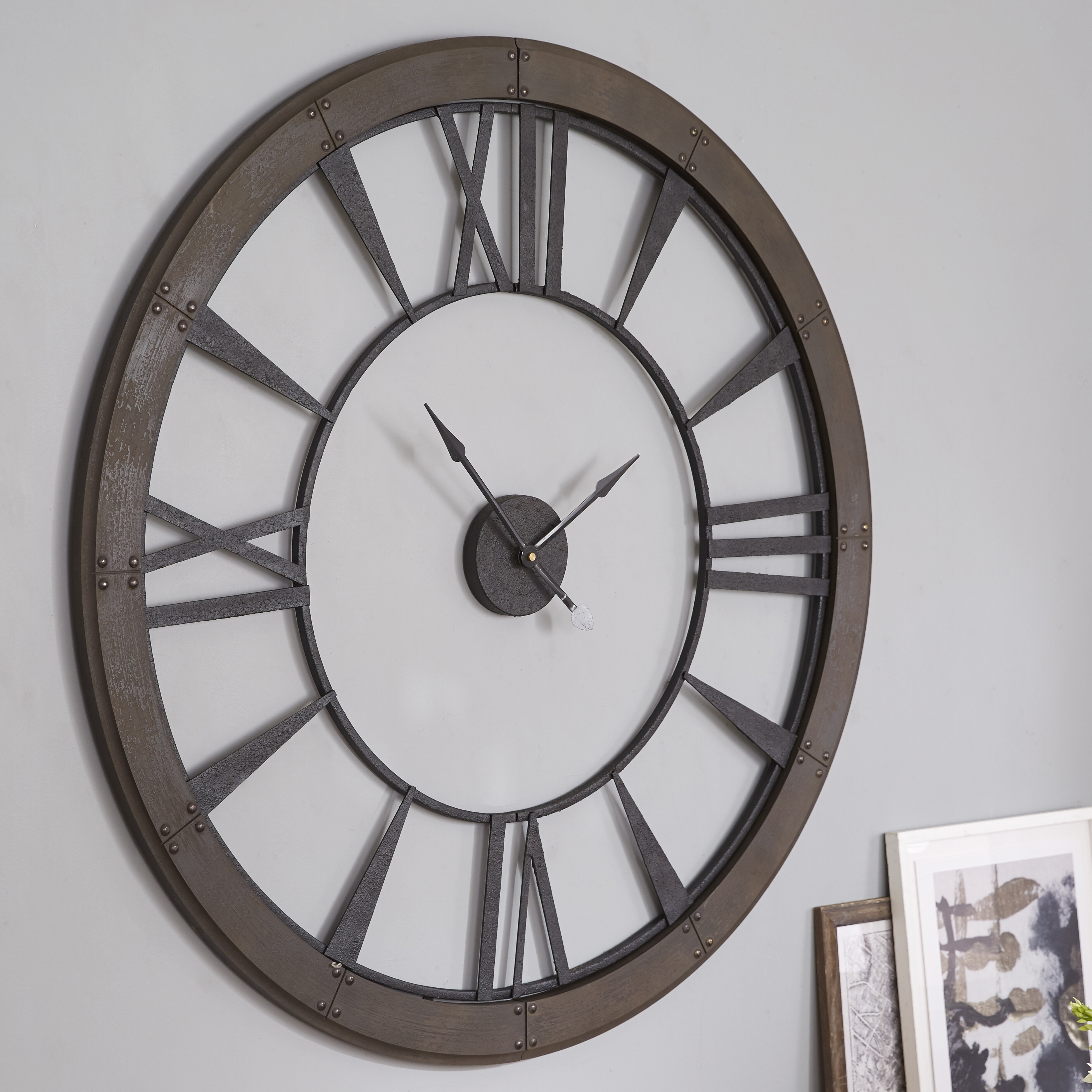 Small Oval Metal Wall Clock Vintage Numbers Chic French Unique Rustic Shabby Wall Clocks Decorative Clocks