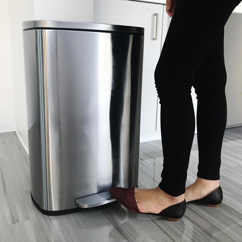 Itouchless Soft Step Stainless Steel 13 Gallon On Trash Can Soft Step Stainless Steel 13 Gallon On Trash Can