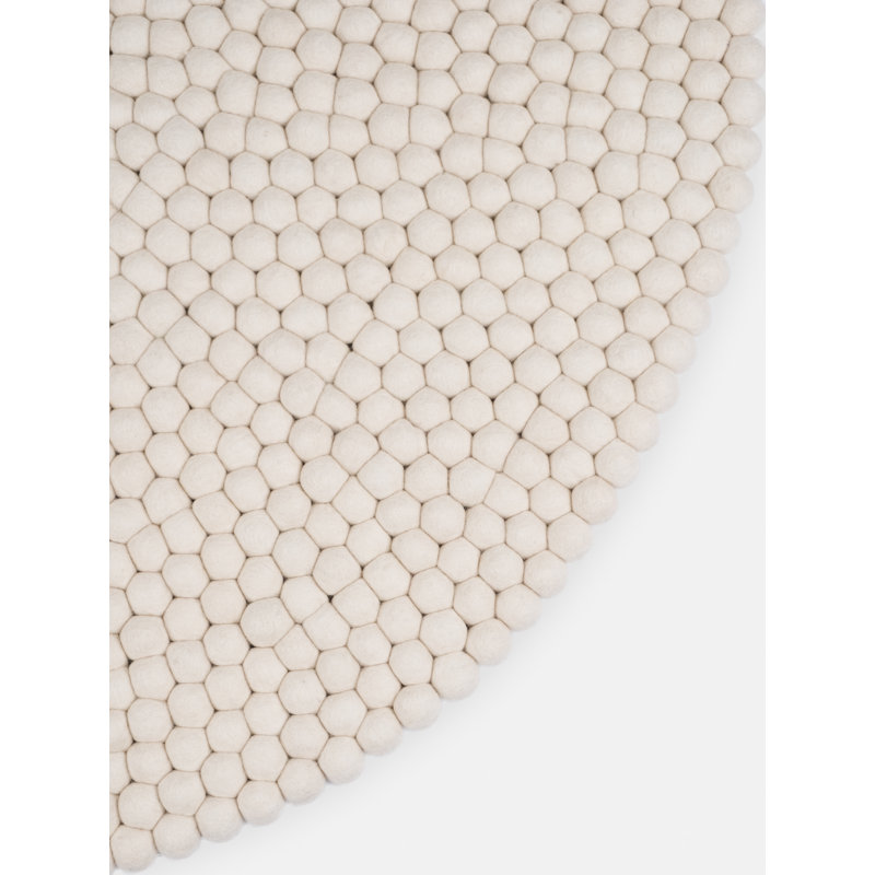 Myfelt Handgefertigter Filzkugel Teppich Linea In Creme