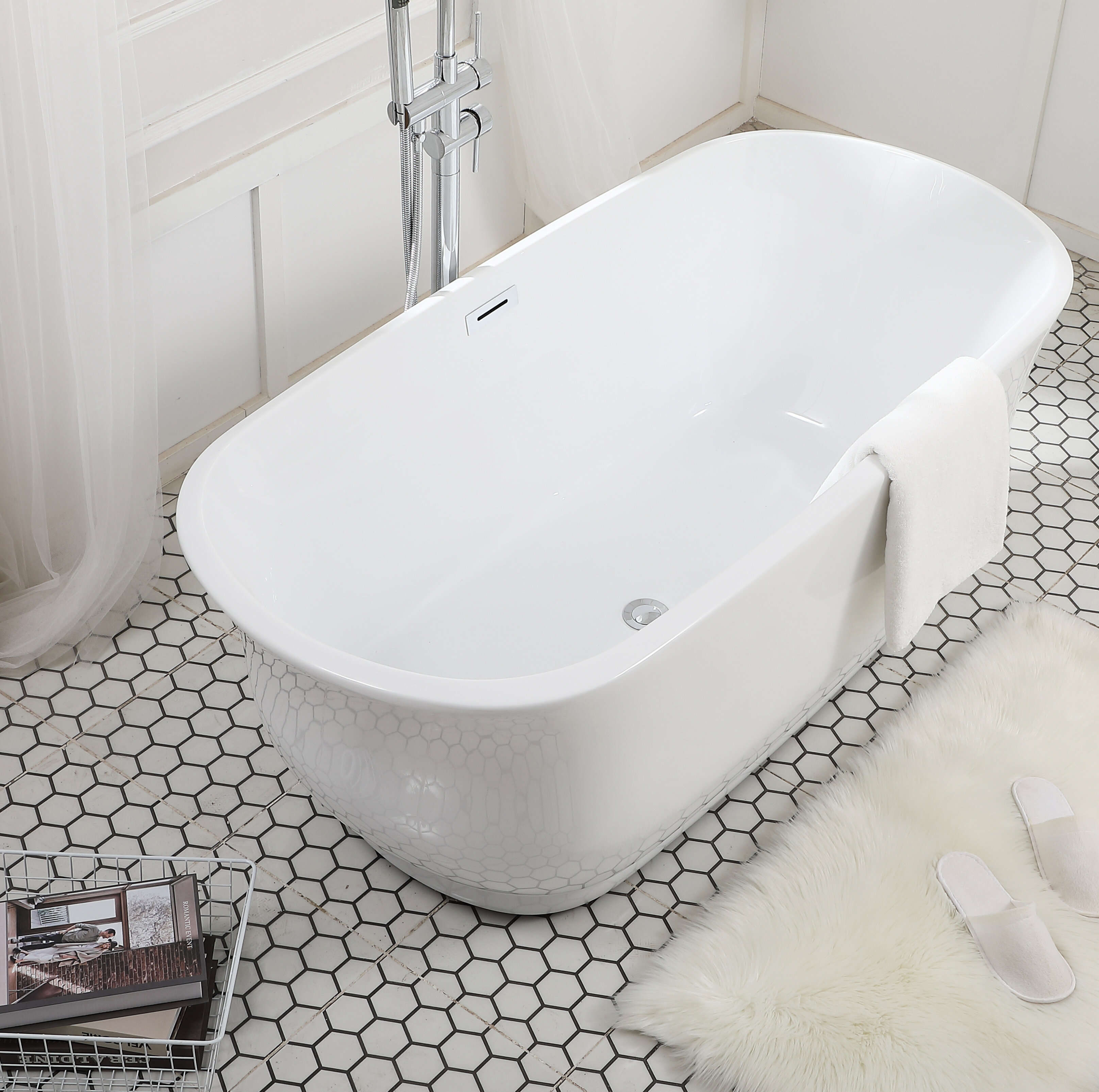 narrow bathtub