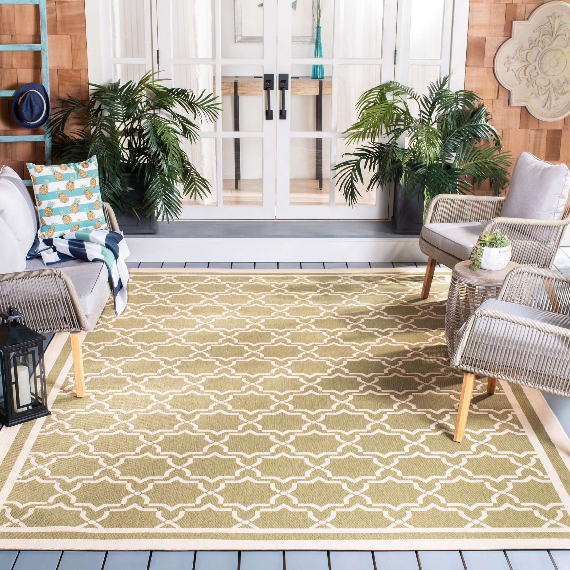 Highland Dunes Dirks Geometric Green/Beige Indoor/Outdoor Area Rug