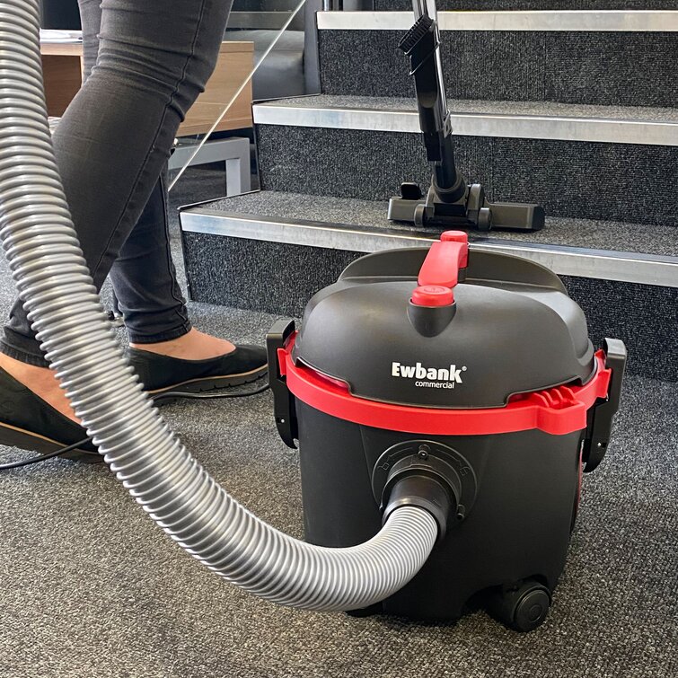 Ewbank Bagless Cylinder Vacuum Cleaner with Swivel Head