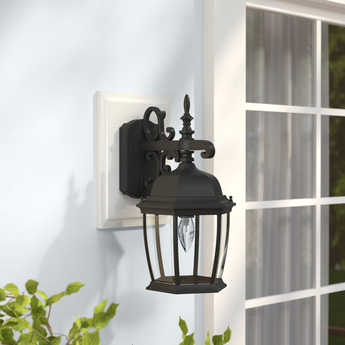 Twigg Traditional Outdoor Wall Lantern Twigg Traditional Outdoor Wall Lantern