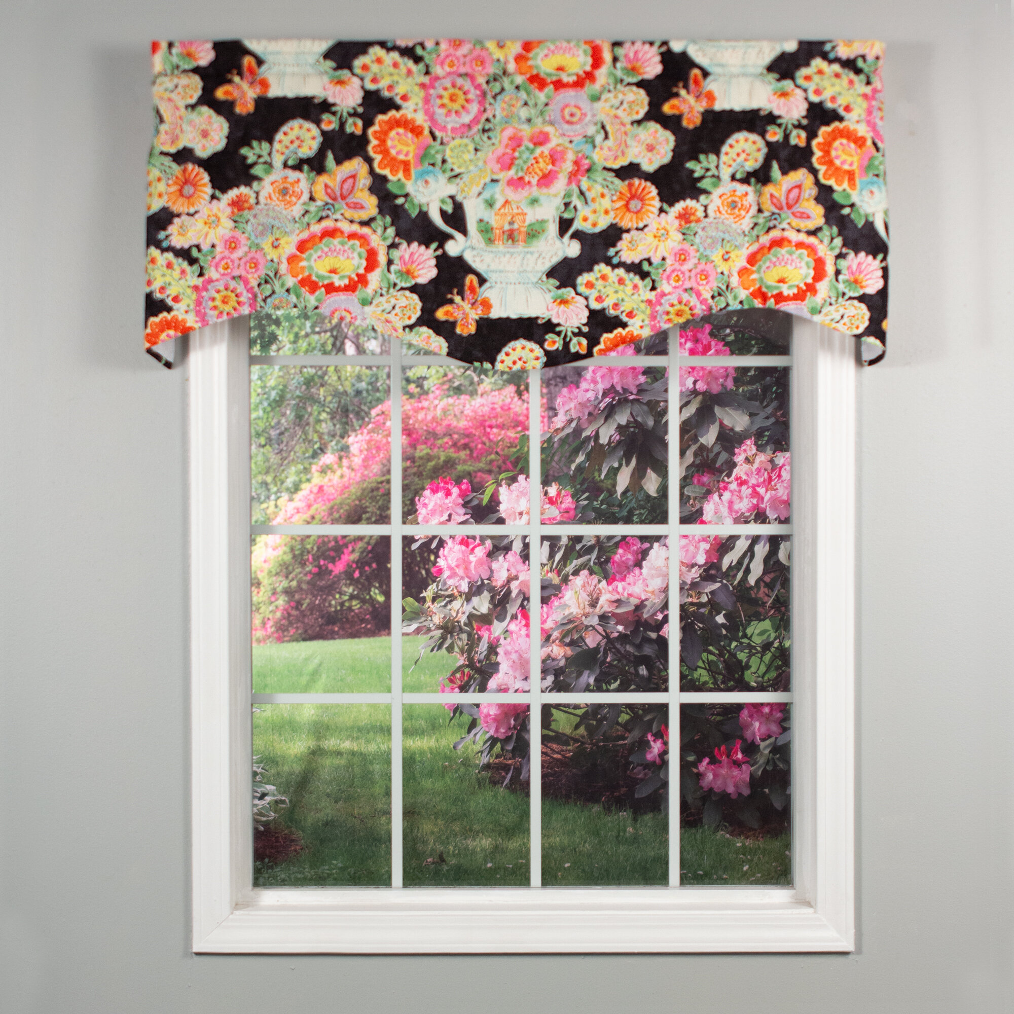 Rosalind Wheeler Schmucker Floral Cotton Scalloped Window Valance In Black Cream Cream