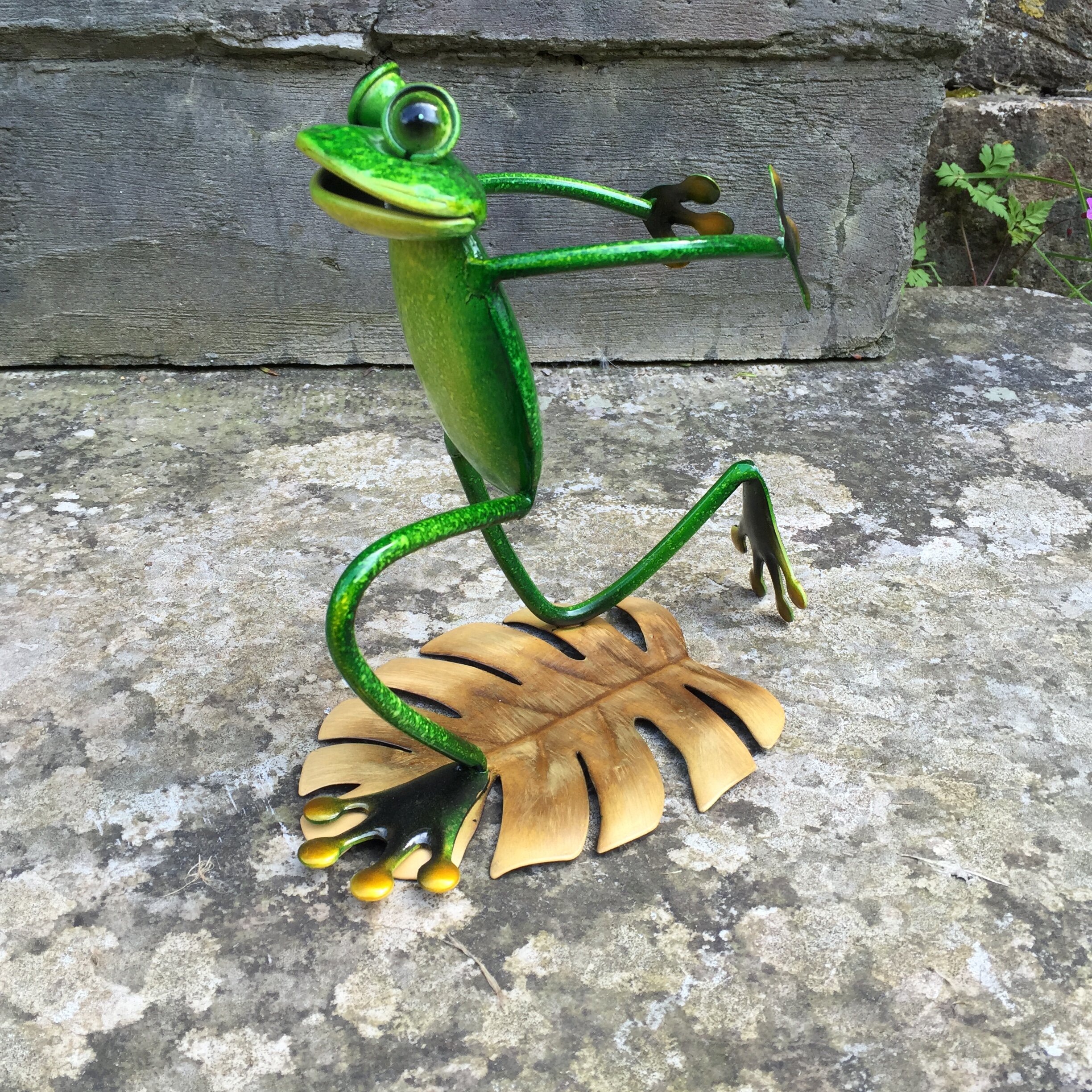 Happy Larry Animal Behind Back Metal Frog Wine Bottle Holder Statue Wayfair Co Uk