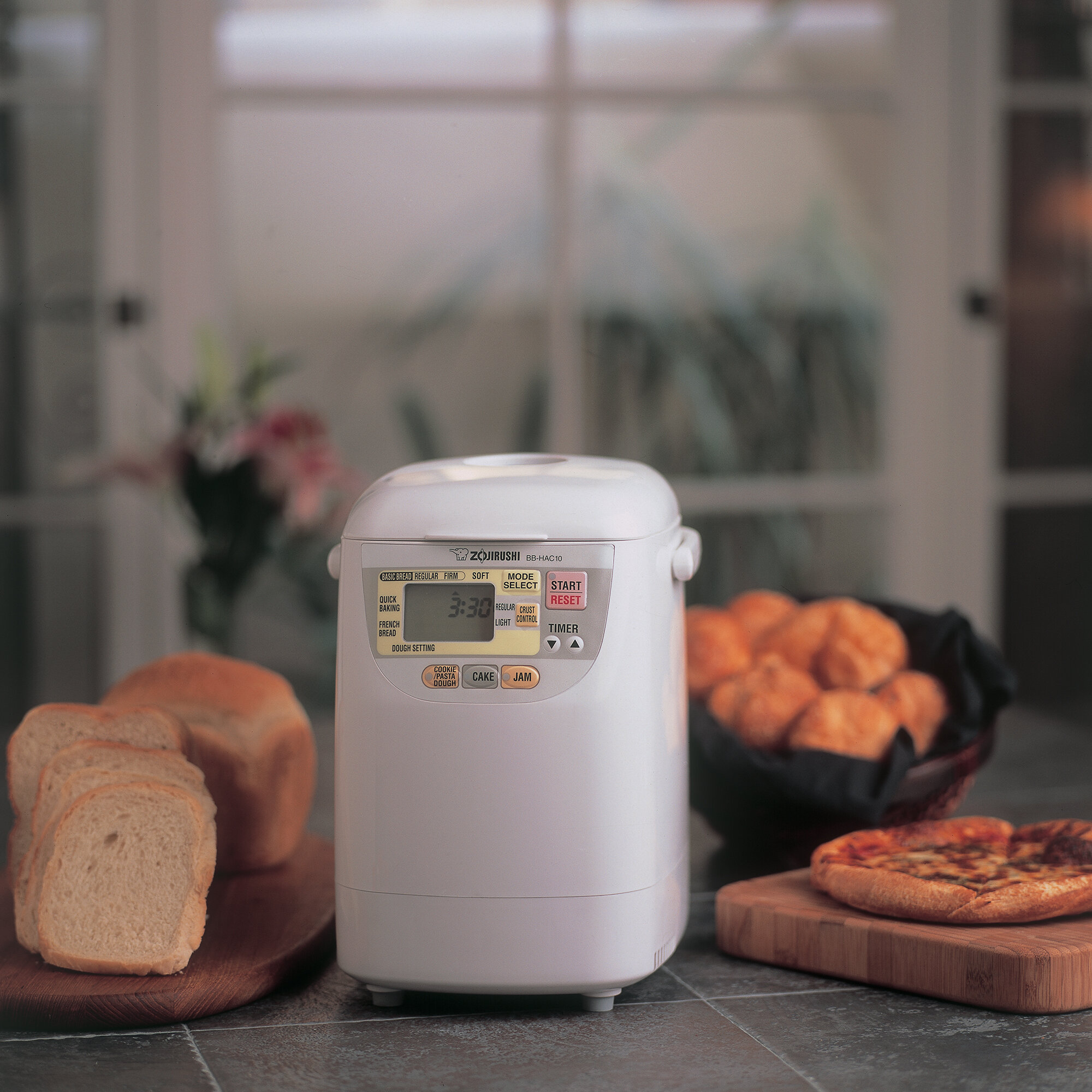 Featured image of post Zojirushi Bread Maker Machine A bread machine that truly meets every baking need