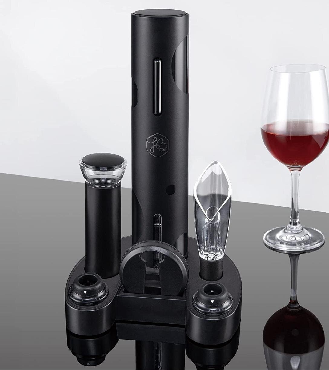 Charging Base Wine Aerator Pourer 5 in 1 Automatic Electric Wine Opener with Wine Accessories Corkscrew Opener with Foil Cutter Electric Wine Bottle Opener Vacuum Stopper Wine Set for Christmas