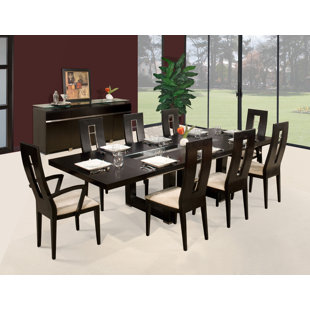 Novo Dining Table