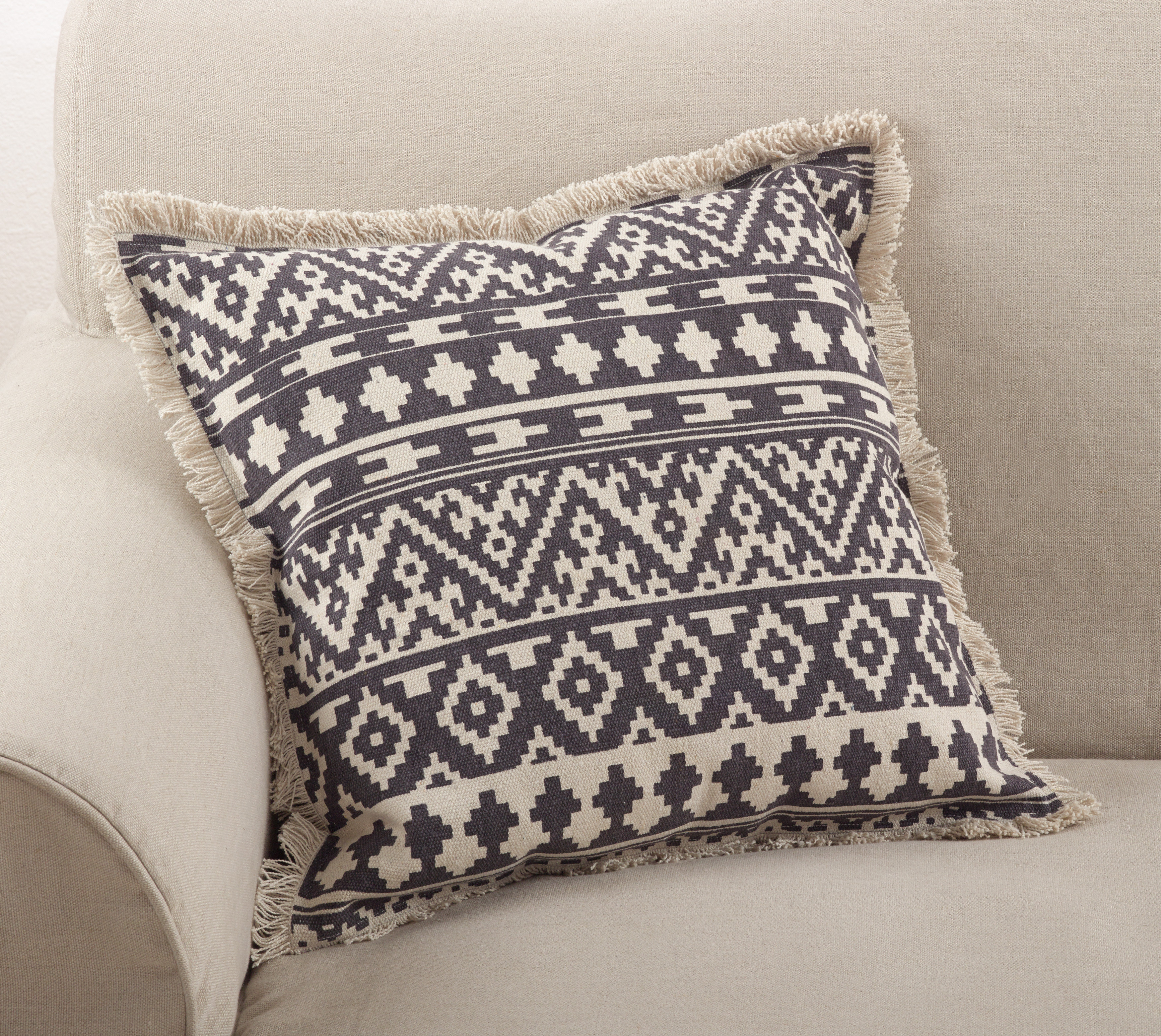 Union Rustic Peters Aztec Tribal Down Cotton Geometric 20 Throw