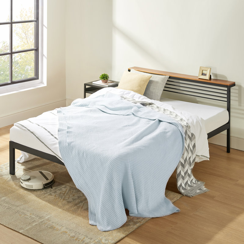 Hylle Platform Bed
