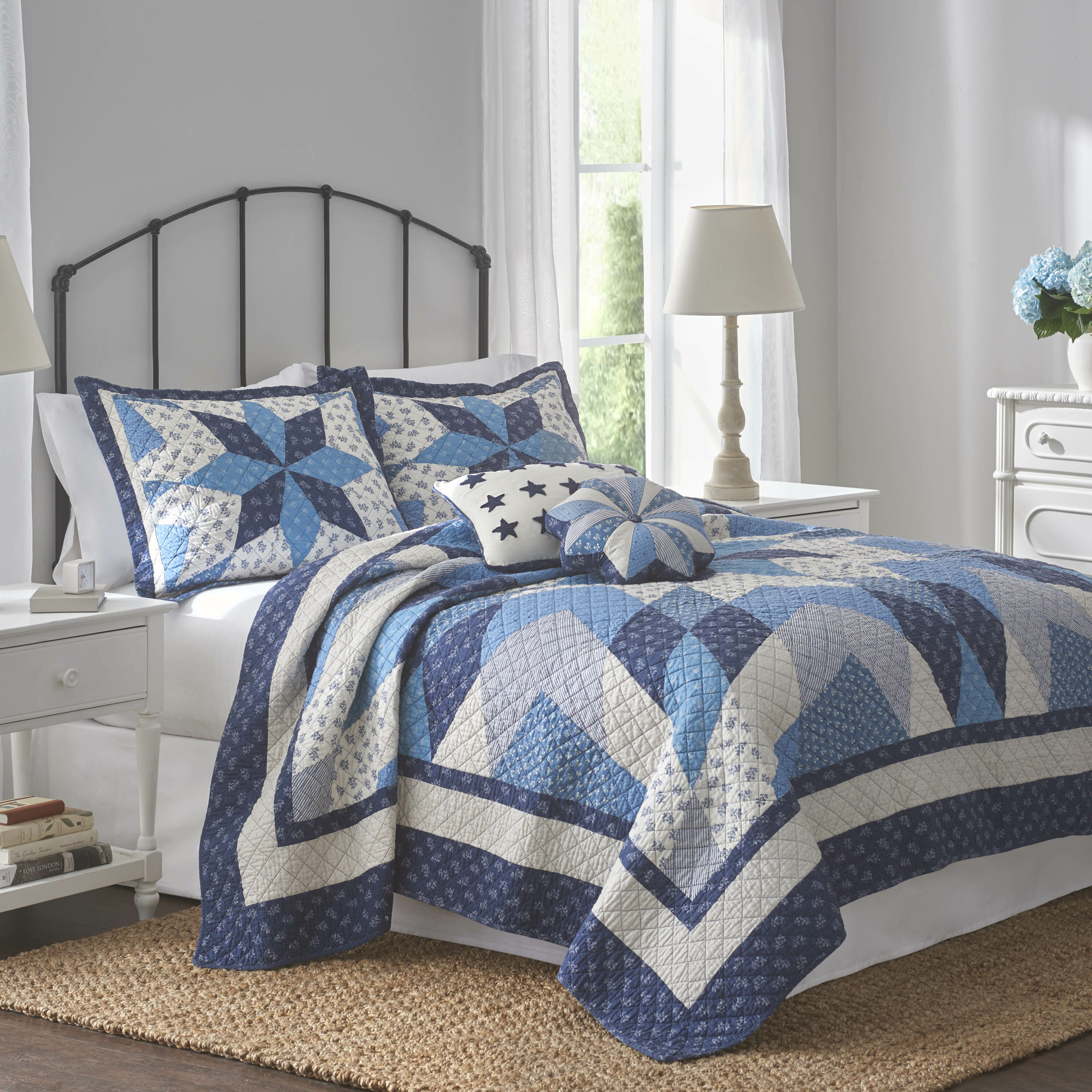 blue and white quilt