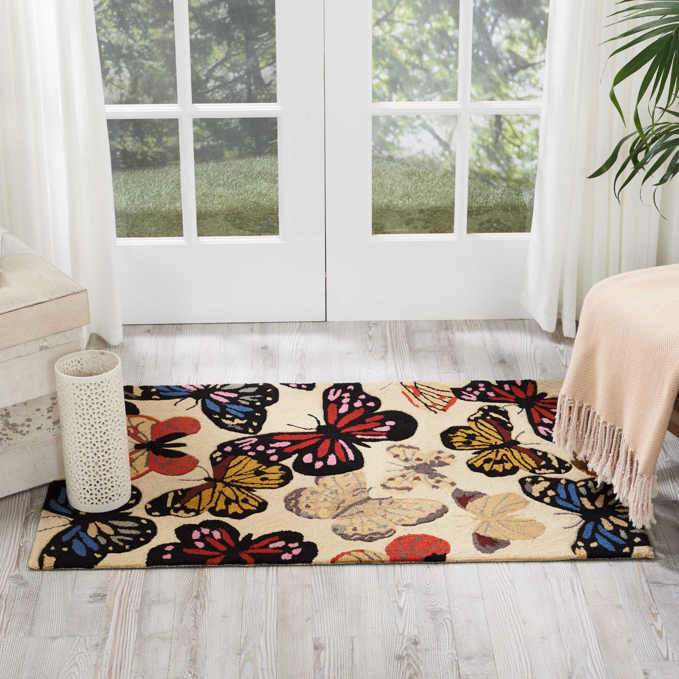 August Grove® Colleen Handmade Looped/Hooked Performance Beige/Blue/Red