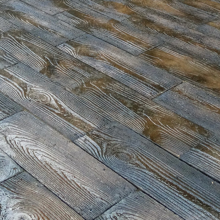 Barnwood Plank Patio On A Pallet Paver Set Barnwood Plank Patio On A Pallet Paver Set