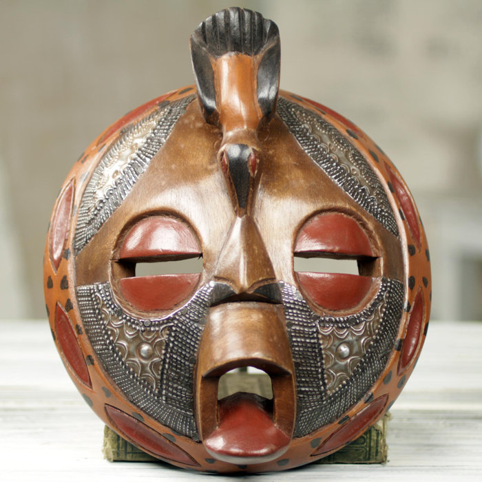 Victor Dushie Circular Hand Crafted And Painted West African Mask Wall Decor Victor Dushie Circular Hand Crafted And Painted West African Mask Wall Decor