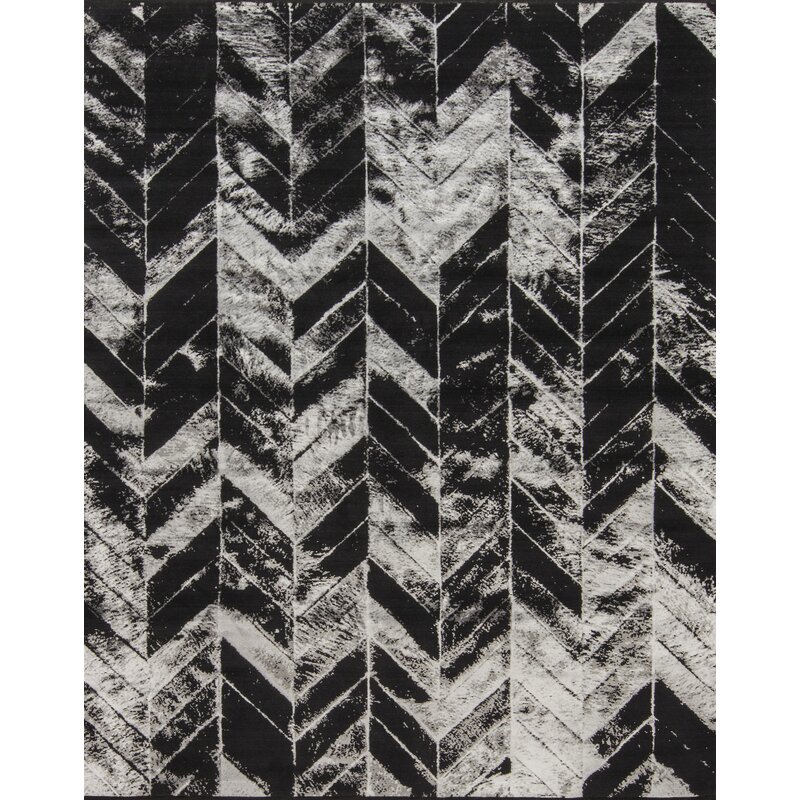 Featured image of post Black And White Chevron Area Rug : Chevron comes in classic color combinations that will beautify any home while the rug may not be the best quality, it definately has color.the black and white are true colors and bright.