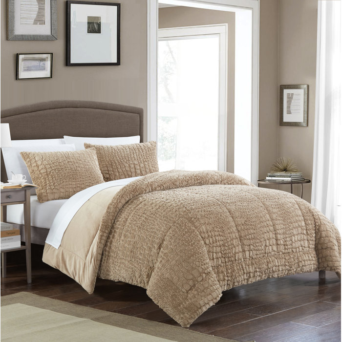 Union Rustic Ostrowski 3 Piece Queen Reversible Comforter Set