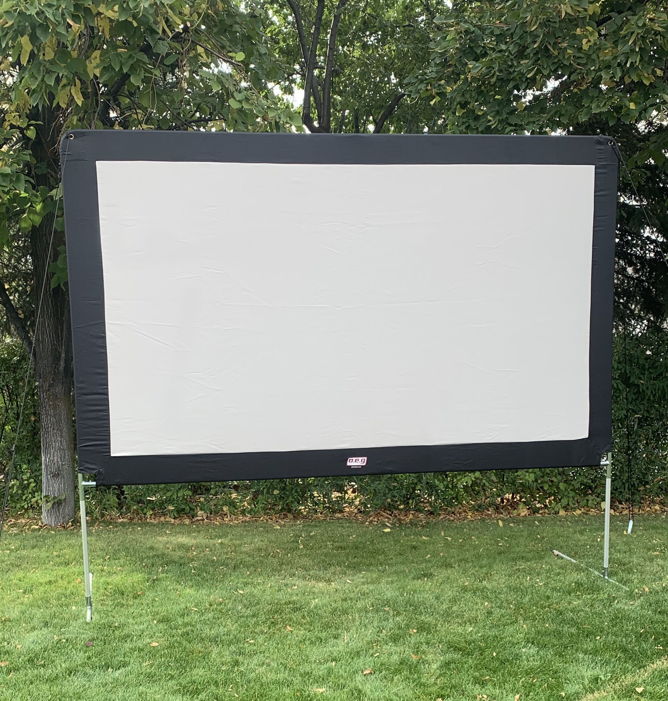 Gray 83'' x 109'' Portable Folding Frame Projector Screen