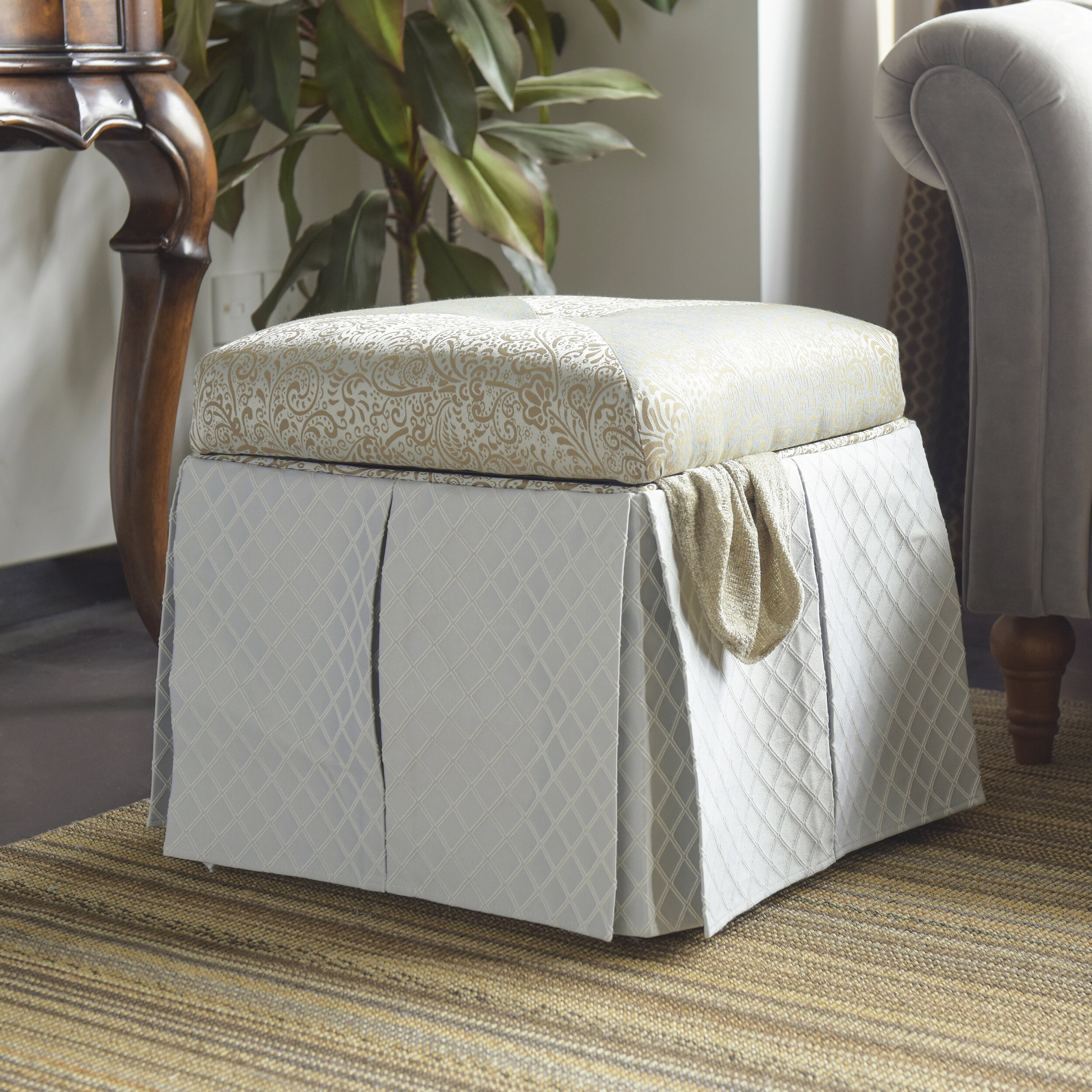 jennifer taylor vanity stool