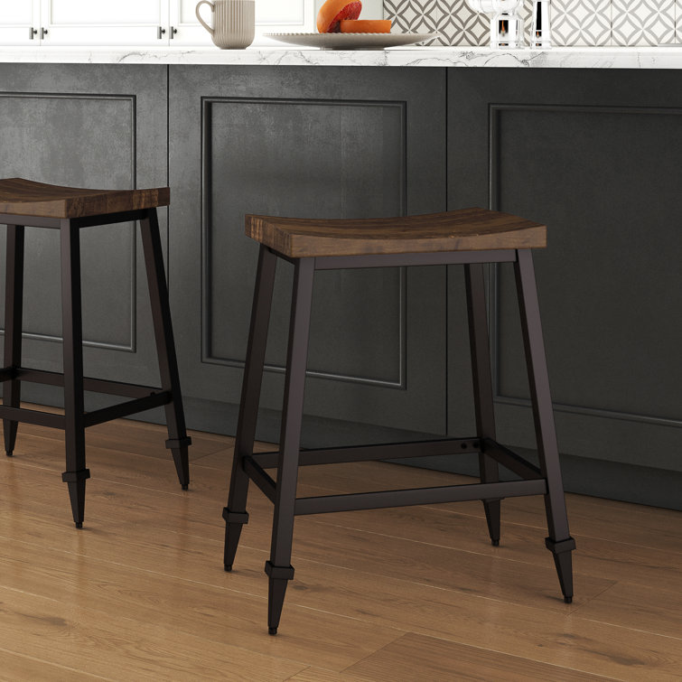 farmhouse saddle bar stools