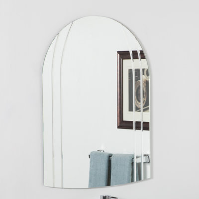 Decor Wonderland Serina Modern Wall Mirror