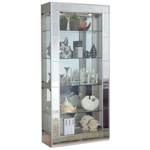 Standvitrine von SchaefferAmericanHome