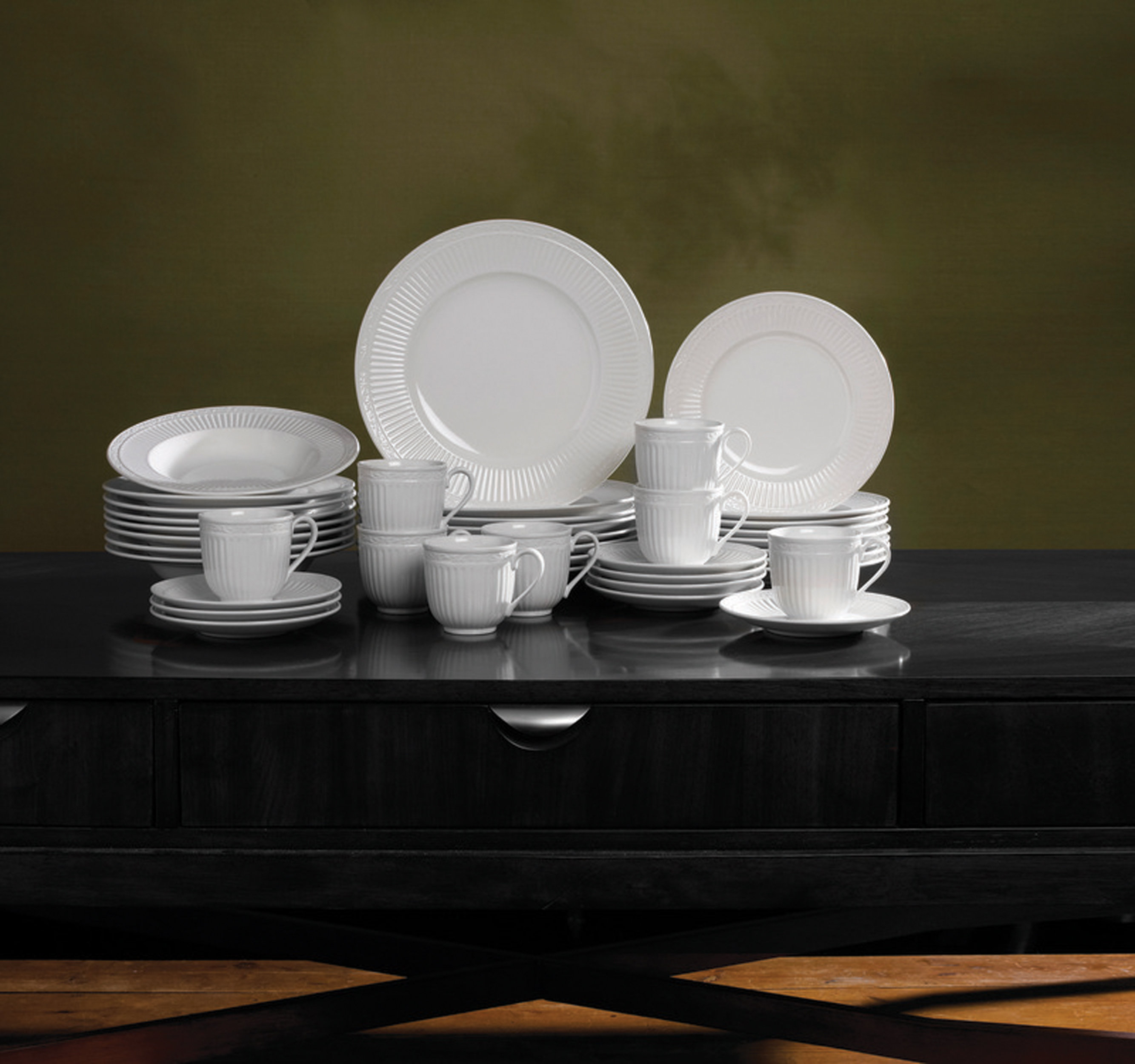Mikasa Italian Countryside 40 Piece Dinnerware Set, Service For 8