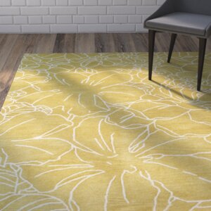 Hand-Tufted Yellow/Ivory Area Rug