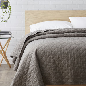Susann Quilted Washed Belgian Linen Coverlet