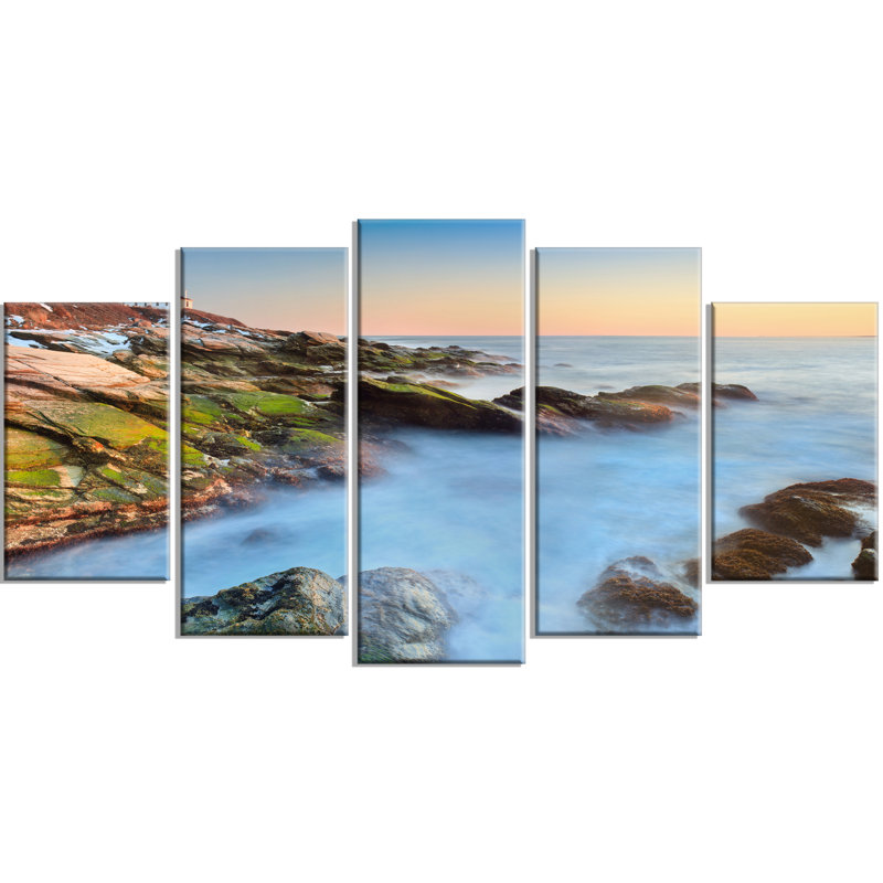 Designart Beavertail Lighthouse During Winter 5 Piece Wall Art