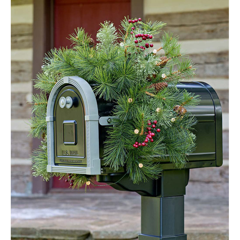 Lighted Holiday Window Swag With Battery Operated Auto Timer Plow