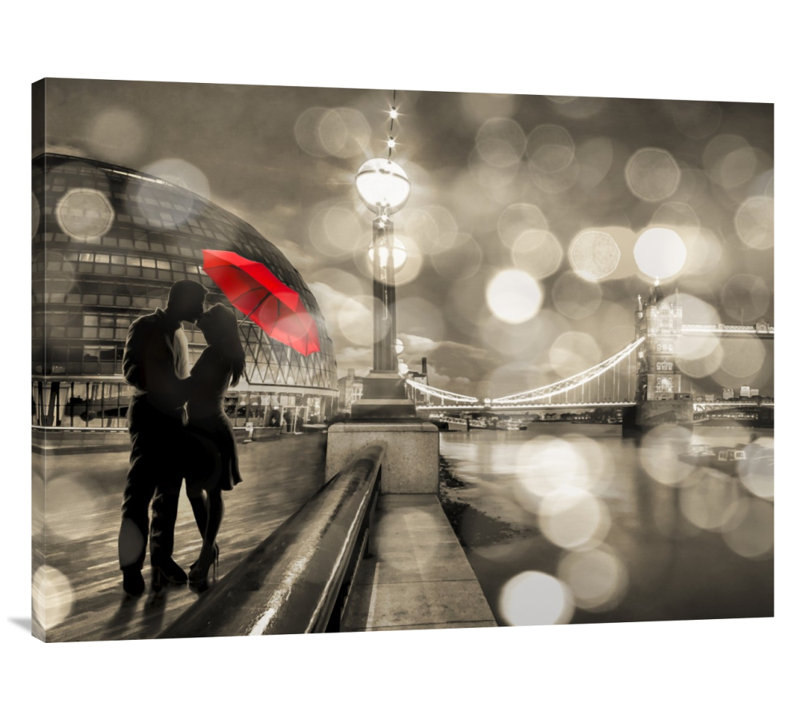 East Urban Home Kissing In London Oil Painting Print In Black