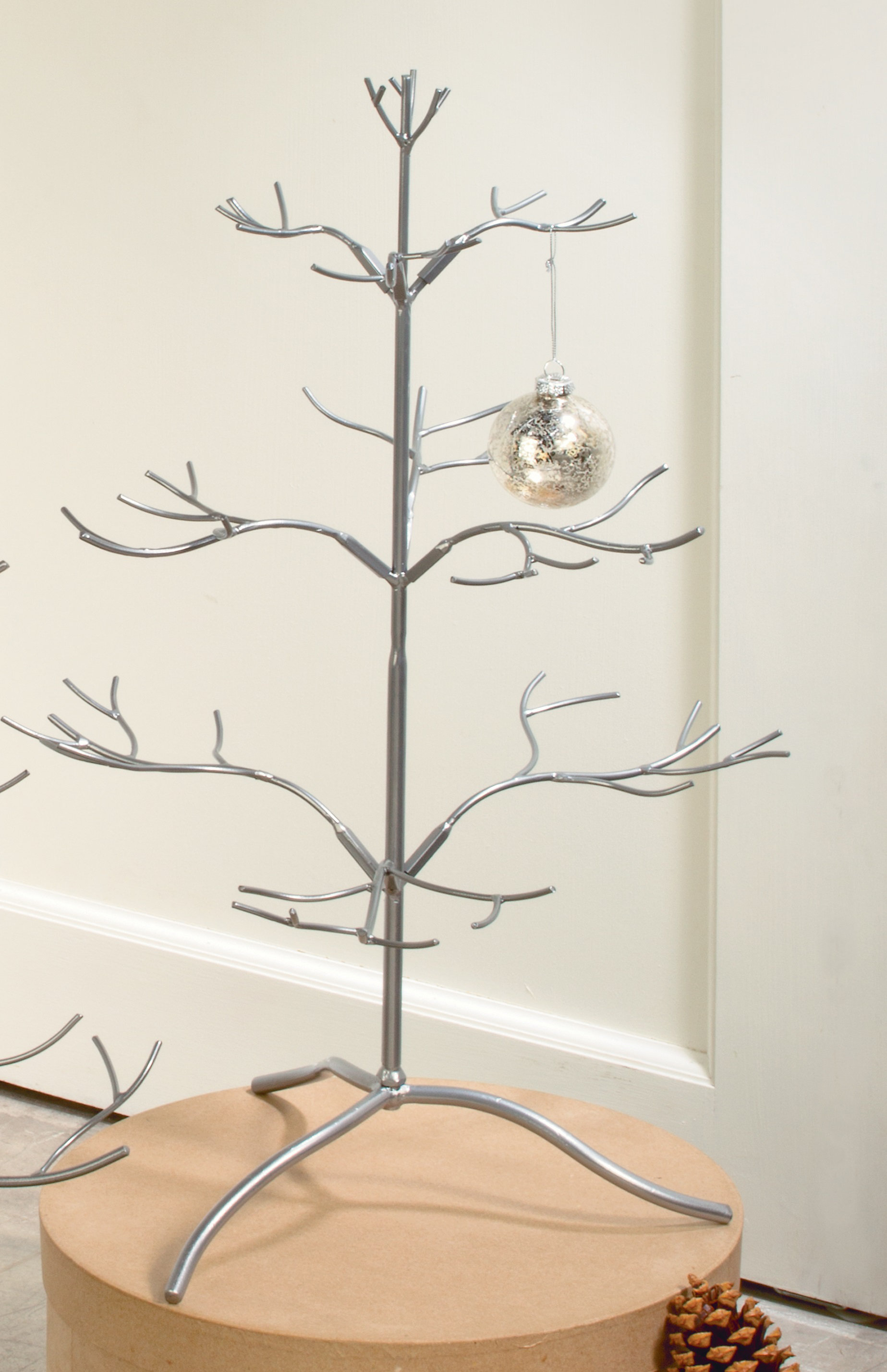 Tripar Festive Ornament Stand Reviews Tripar Festive Ornament Stand Reviews
