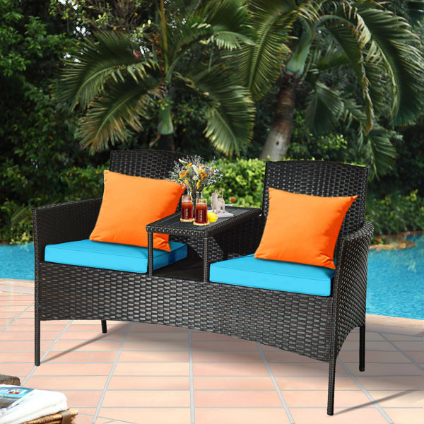 outdoor love chairs