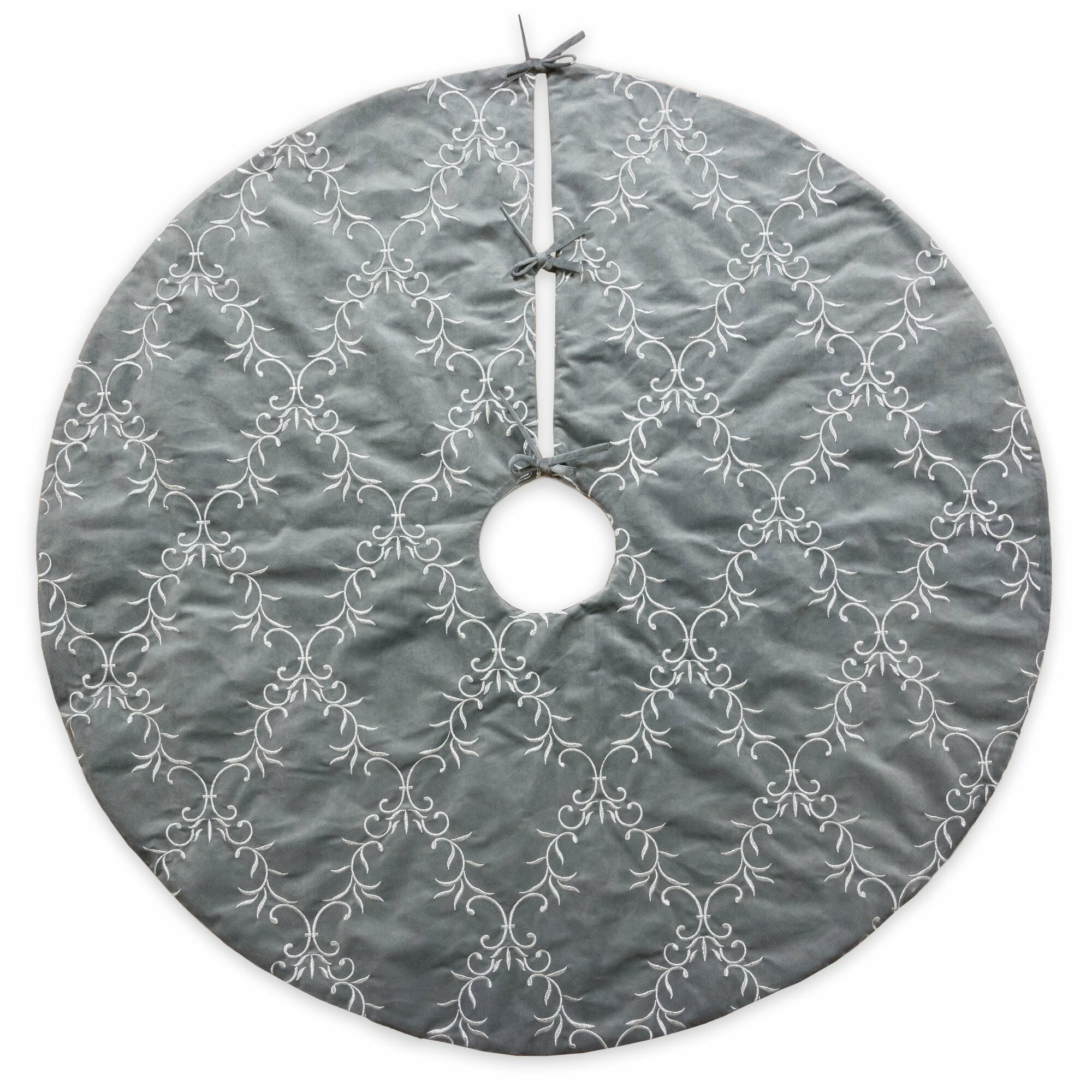 Andover Mills™ Kingon Velvet Tree Skirt & Reviews | Wayfair