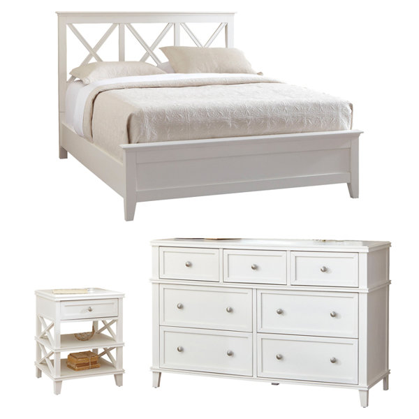 Featured image of post White Farmhouse Bedroom Set : This farmhouse bedroom has a combination of blue and white colors.