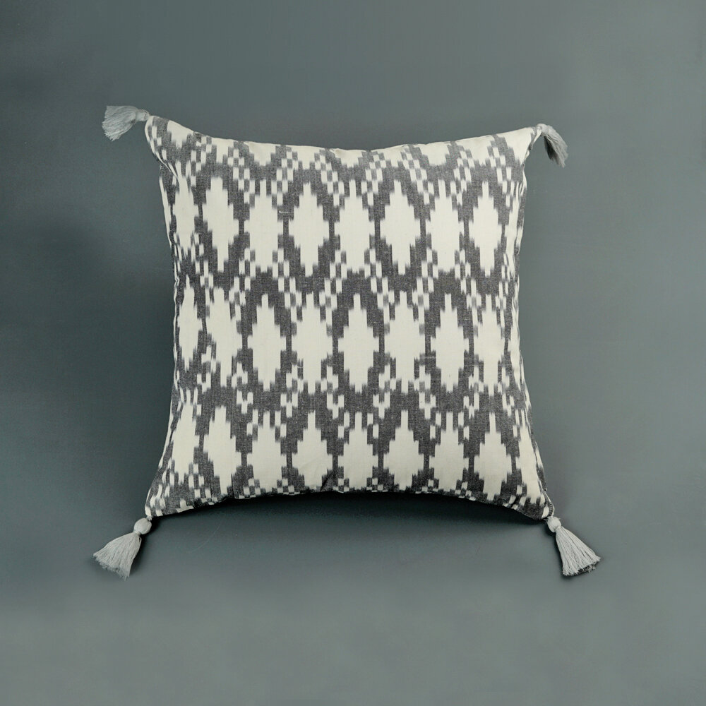 Ebony The Pillow Collection Razili Geometric Pillow 