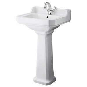 Badezimmer-Set Carlton mit Waschtischarmatur von..
