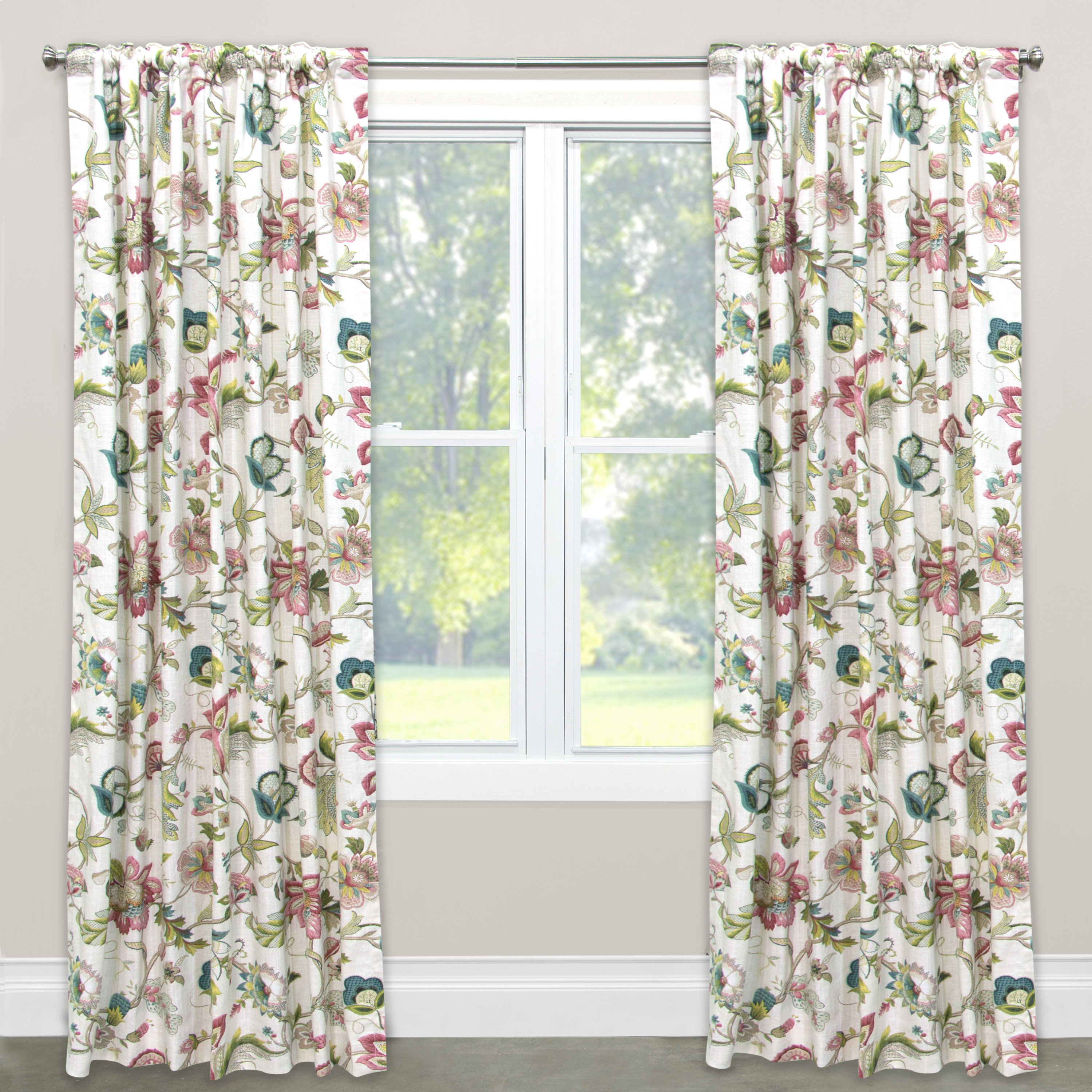 Skyline Furniture Nature Floral Blackout Rod Pocket Single Curtain